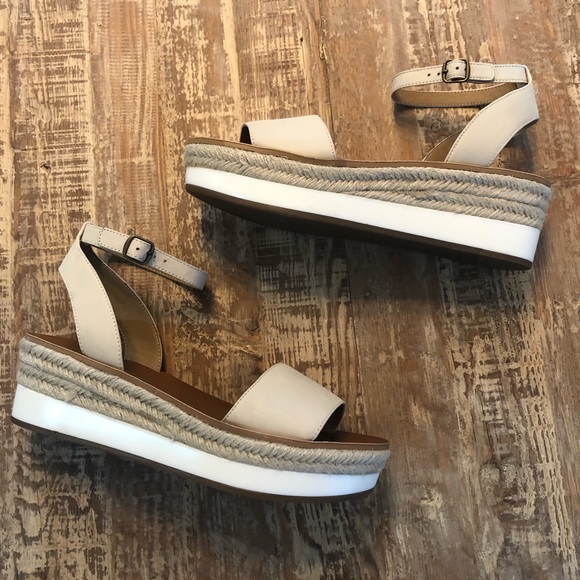 Lucky Brand Shoes - NWOT Lucky Brand Cream Leather Platform Sandals